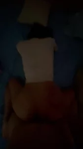 金发长腿美女