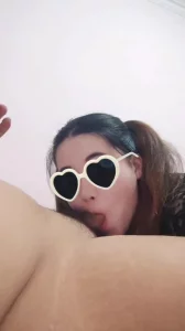 肥奴用紧致的小嘴侍奉肉棒