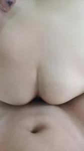 后入大屁股少妇，屁股又大又白