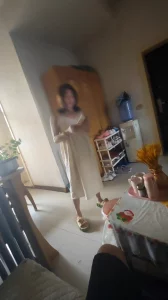 0351少妇家里干她，女上位，人白皮肤好