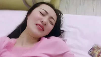平常温文尔雅的语文老师被扣出水后彻底变成骚母狗