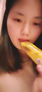 骚媳妇香蕉自慰